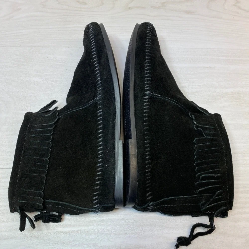 Minnetonka Womens 11 Moccasin Back Zip Ankle Boots Fringe Black Suede Flat 289